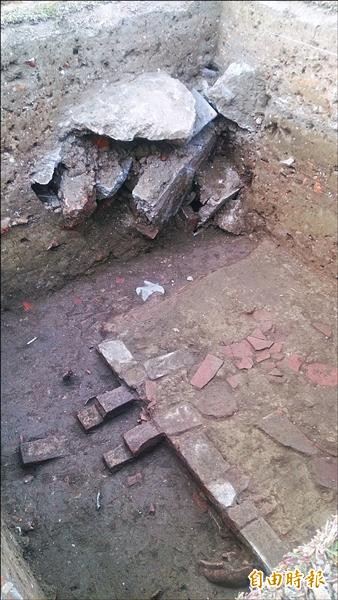 舊台南地院文化層考古試掘探坑