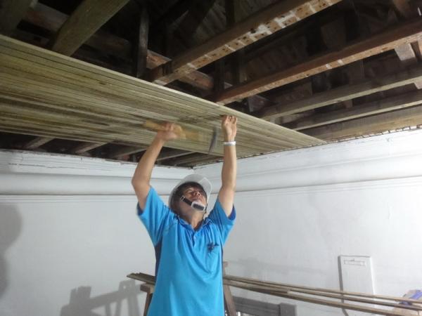 1040521第六法庭(R146)木摺天井板鋪設